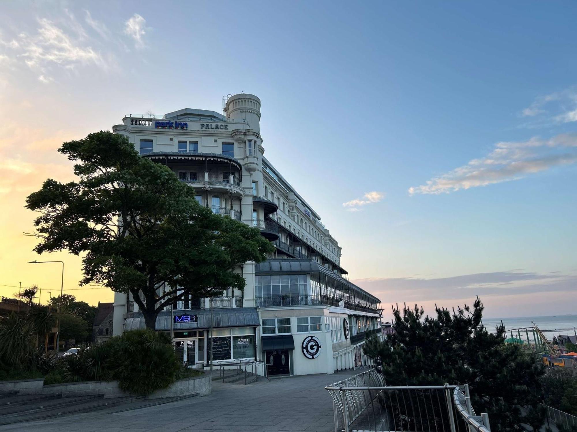 Park Inn By Radisson Palace Southend-on-Sea Exteriér fotografie
